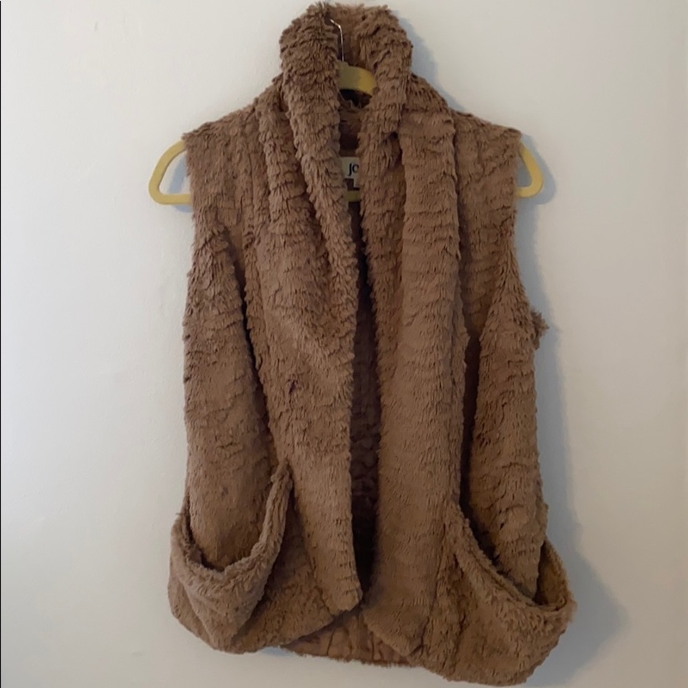 Adorable brown faux fur vest